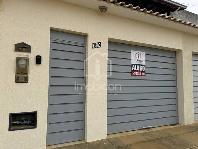#210 - Casa para Locação em Vitória da Conquista - BA - 2