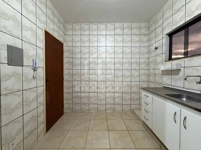 #220 - Apartamento para Locação em Vitória da Conquista - BA - 3