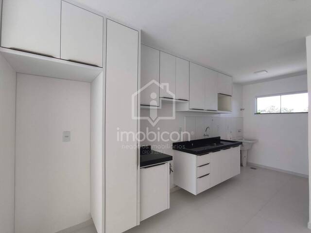 #270 - Apartamento para Venda em Vitória da Conquista - BA