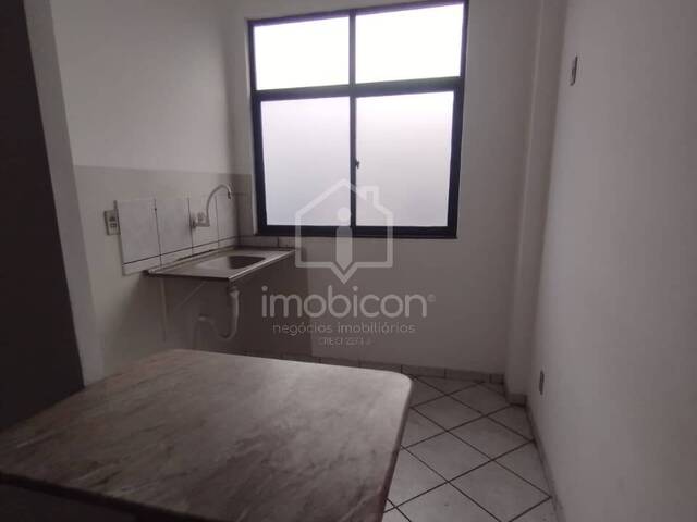 Apartamento para Locação em Vitória da Conquista - 2