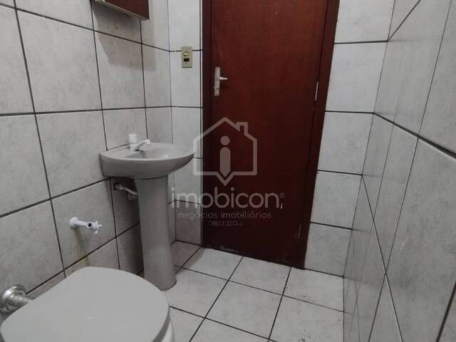 Apartamento para Locação em Vitória da Conquista - 2