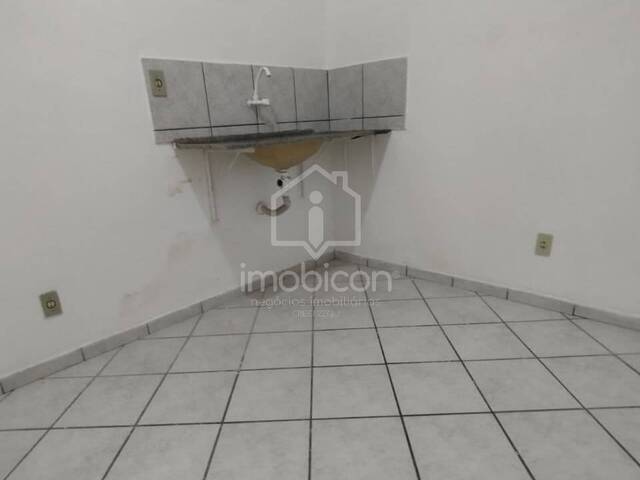Apartamento para Locação em Vitória da Conquista - 3