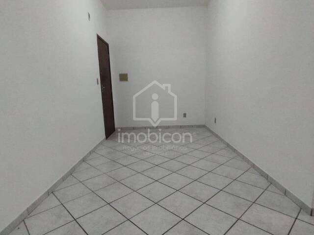 Apartamento para Locação em Vitória da Conquista - 4